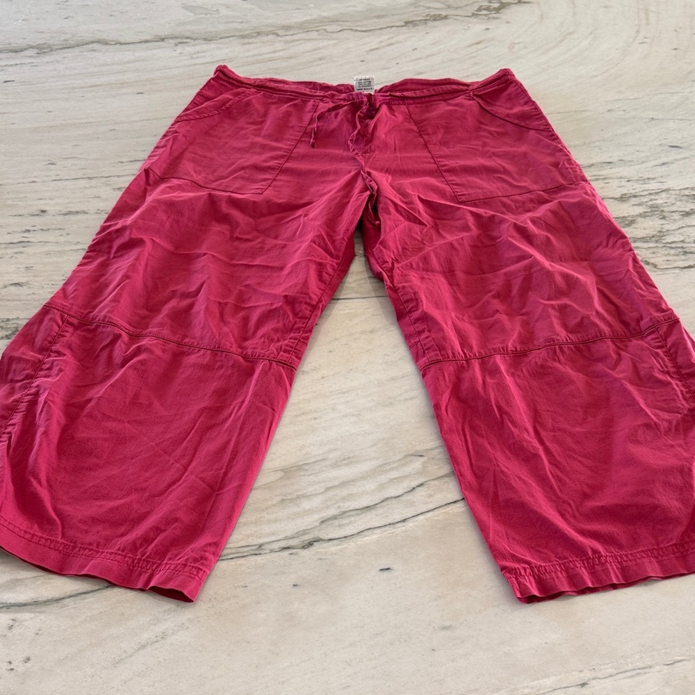 Women's Red Split Hem Capris